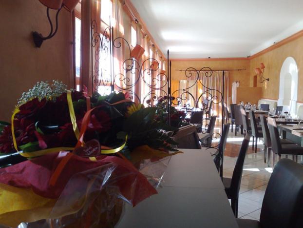 Le Montloire Hotel มงต์ลุยส์-ซูร์-ลัวร์ ภายนอก รูปภาพ