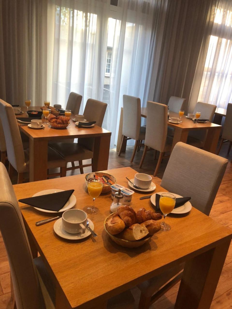 Le Montloire Hotel มงต์ลุยส์-ซูร์-ลัวร์ ภายนอก รูปภาพ